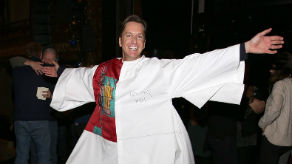 As If We Never Said Goodbye: Sunset Boulevard&#39;s Matt Wall receives Robe for the Fourth Time!