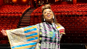 Ease on Down the... Stage! Judith Franklin Blesses the Company of &#39;The Wiz&#39; in the Legacy Robe